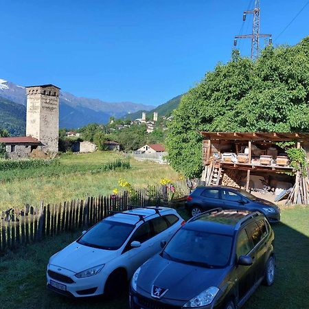 Bombora Hotel Mestia Buitenkant foto