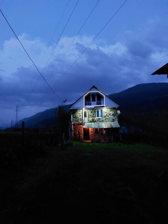 Bombora Hotel Mestia Buitenkant foto