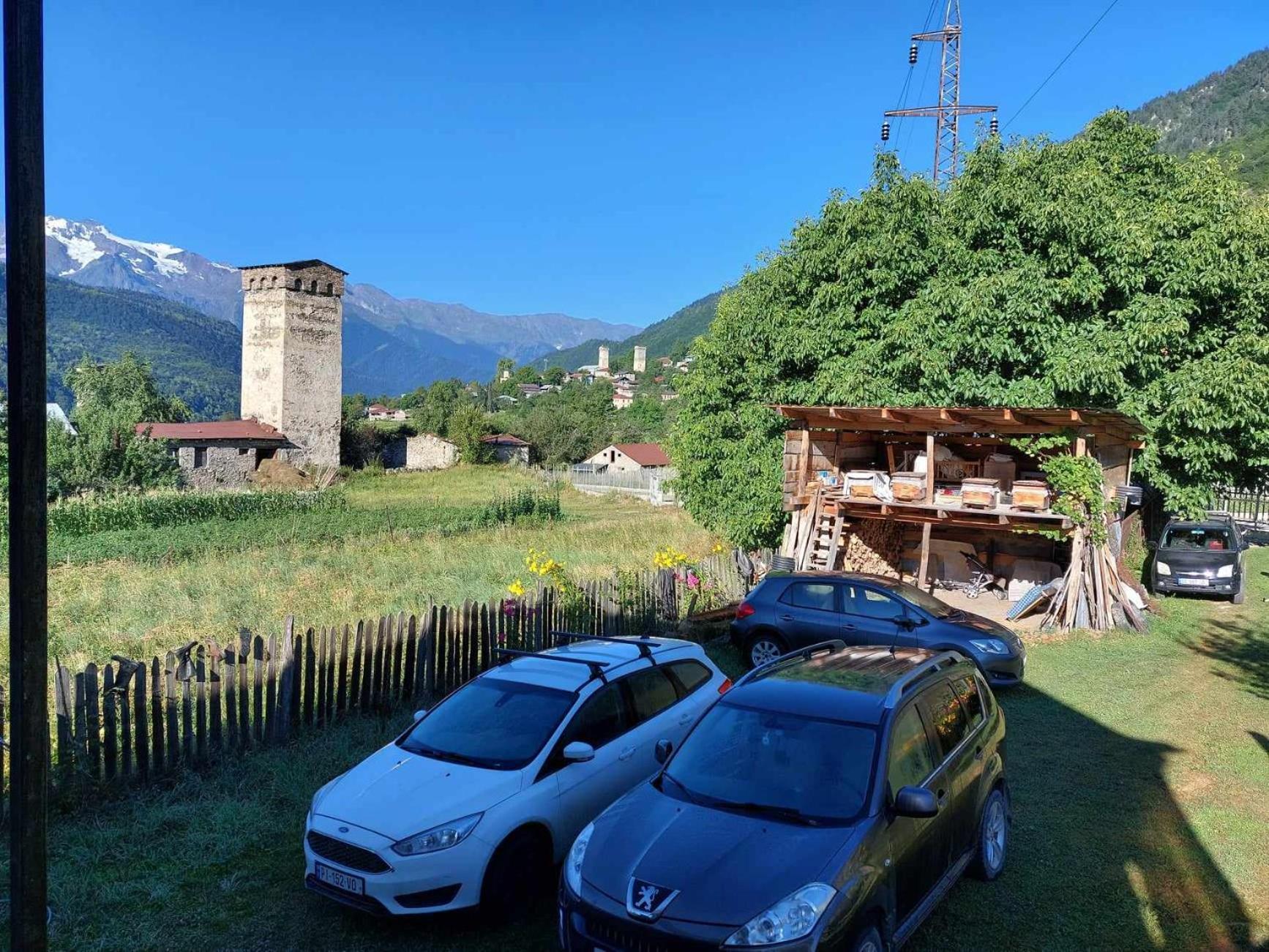 Bombora Hotel Mestia Buitenkant foto